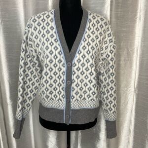 Cupcakes and Cashmere Women’s M Button Up V Neck